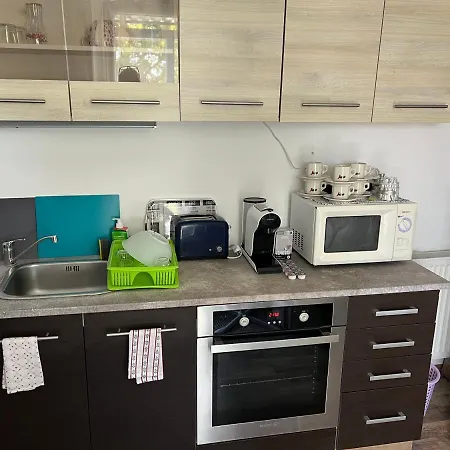 Szarkafeszek 4*