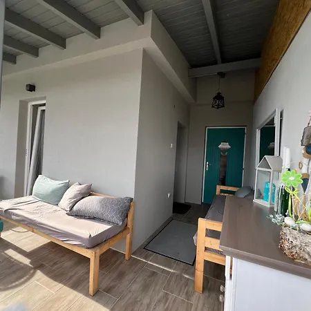 Szarkafeszek 4*
