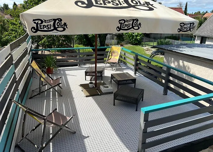 Szarkafeszek 凯斯特海伊