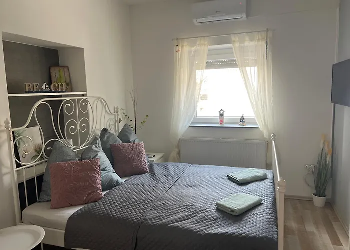 Szarkafeszek 招待所 凯斯特海伊