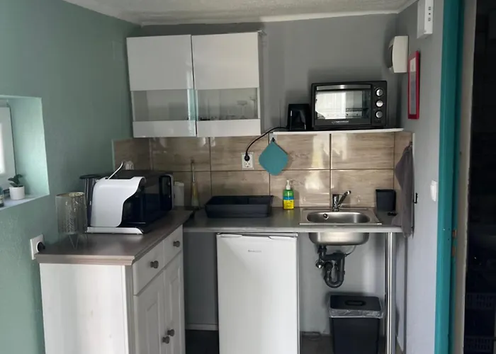 Szarkafeszek בית הארחה